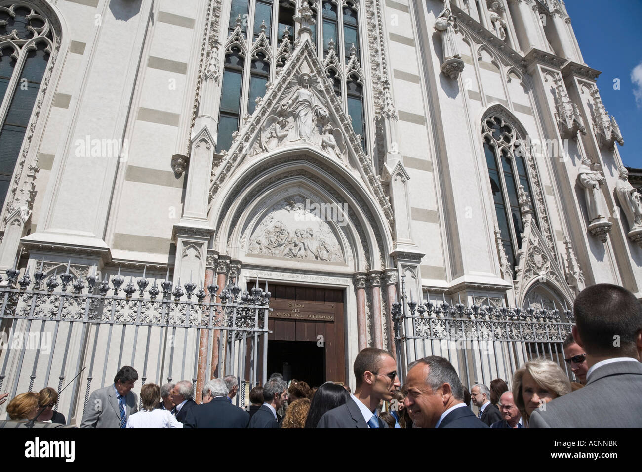 Chiesa Del Sacro Cuore Del Suffragio Rom Italien Stockfotografie Alamy Chiesa Del Sacro Cuore Del Suffragio Rom Italien Stockfotografie Alamy