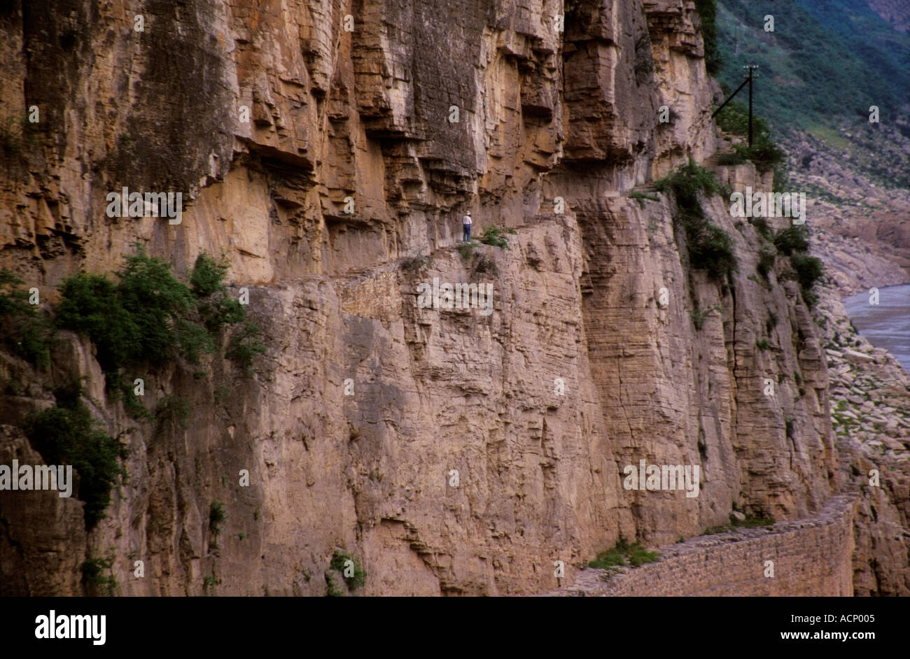 Alten Tracker s Pfad auf der Klippe entlang Qutang Schlucht drei Schluchten Jangtse China Stockfoto