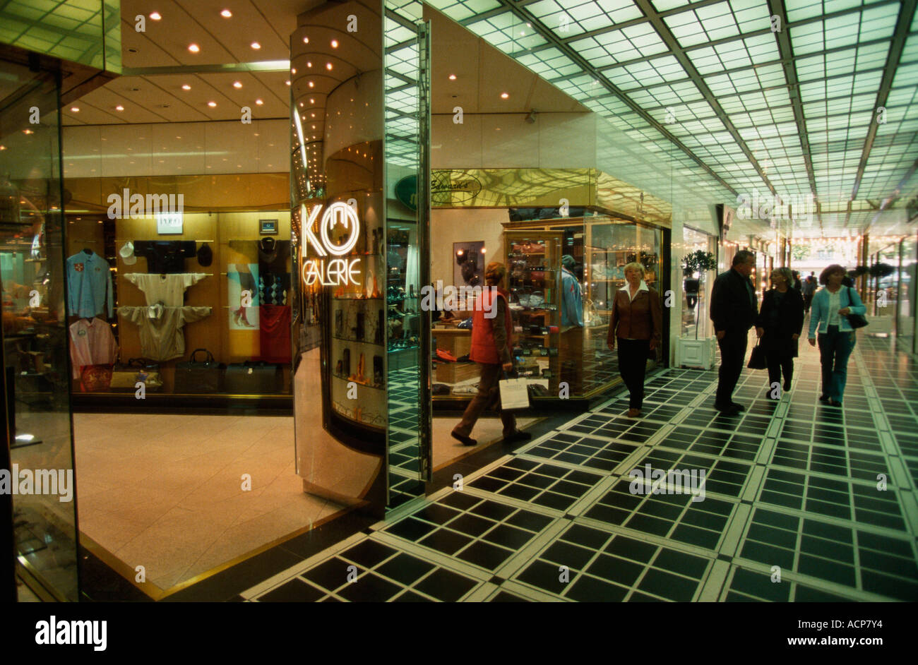 Shopping Passage / Düsseldorf Stockfoto