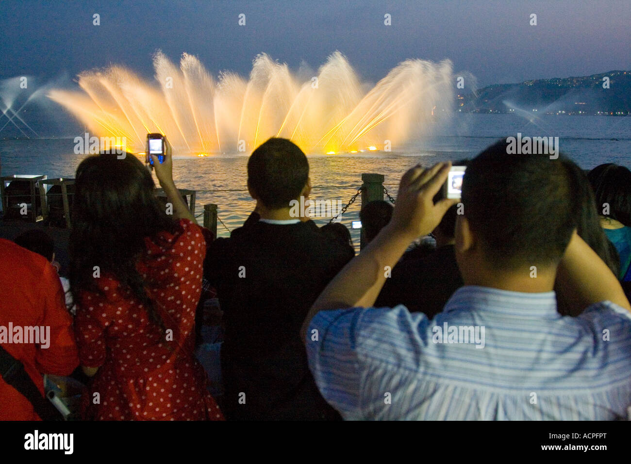 Wasser-Brunnen Lichtshow Xi Hu oder West Lake Hangzhou China Stockfoto