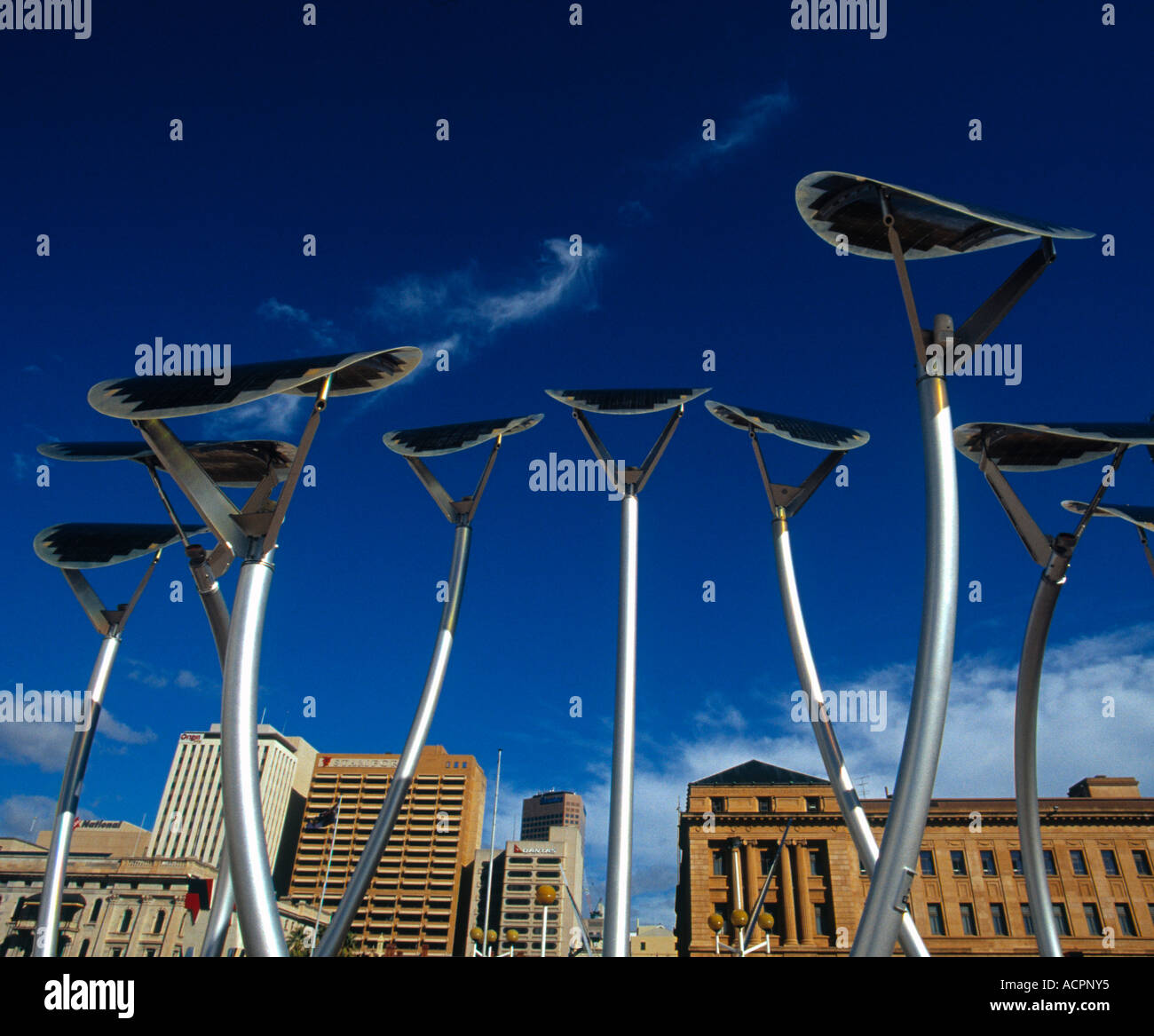 Solar-Panel-Skulptur auf der Dachterrasse auf das Adelaide Festival Centre Stockfoto