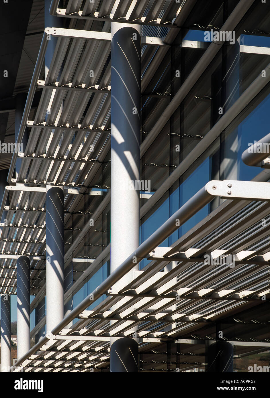 Brise-Soleil-Detail im Matrix Business Park Swansea Stockfoto