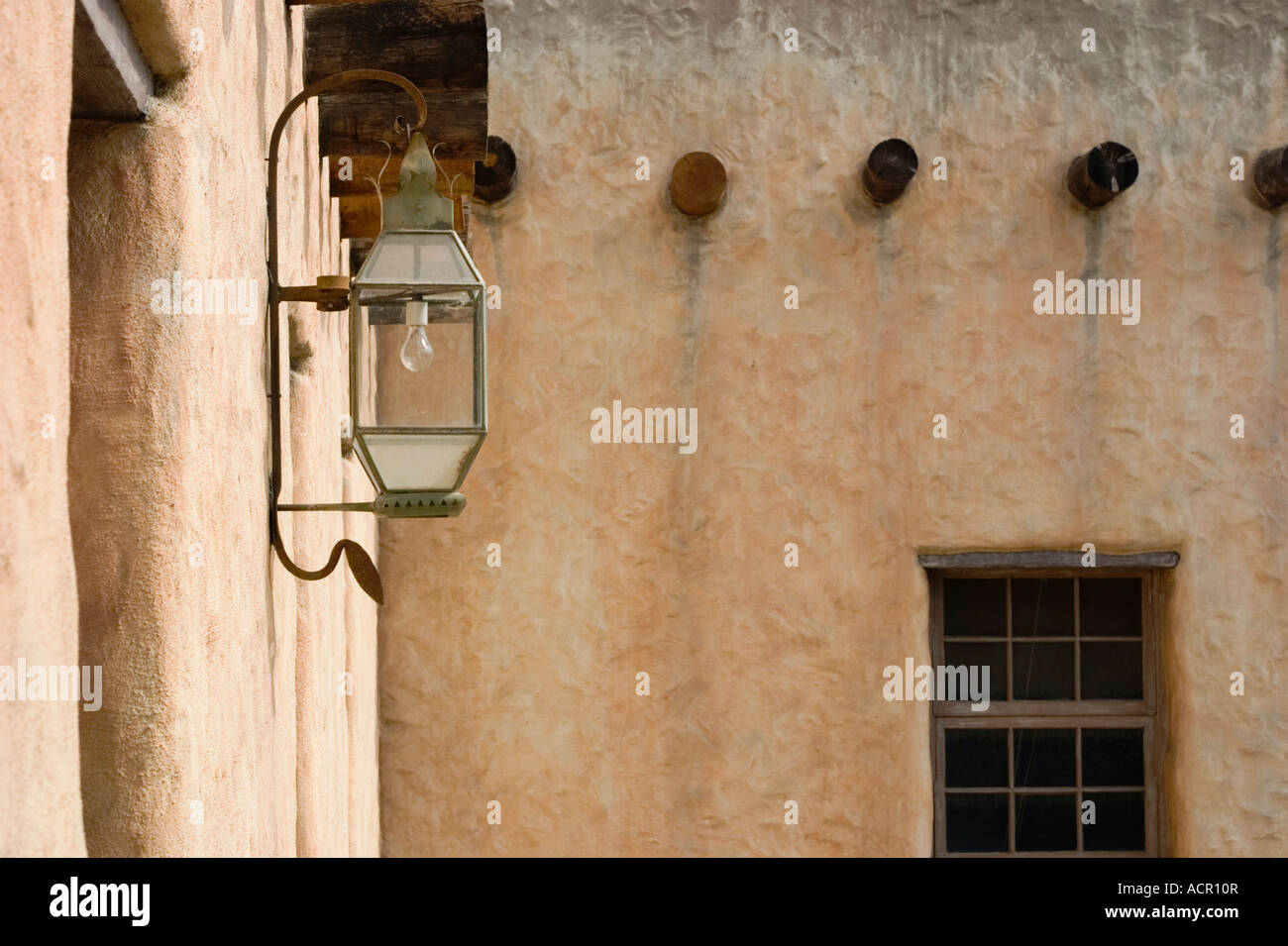 Lampe, Our Lady of Mount Carmel Church in Santa Barbara, Kalifornien USA Stockfoto