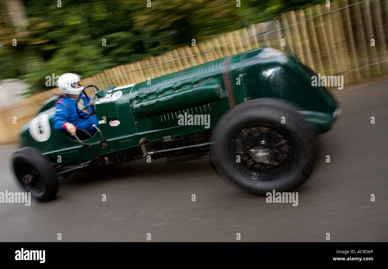 1933 verlässt Bentley Barnato Hassan Special im Fahrerlager beim Goodwood Festival of Speed, Sussex, UK. Stockfoto
