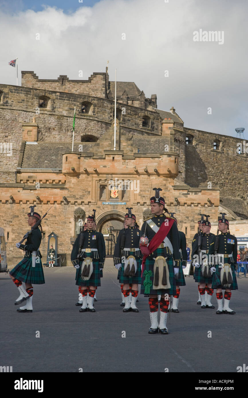 Am Morgen wache Überprüfung, Edinburgh Castle, Edinburgh, Schottland Stockfoto