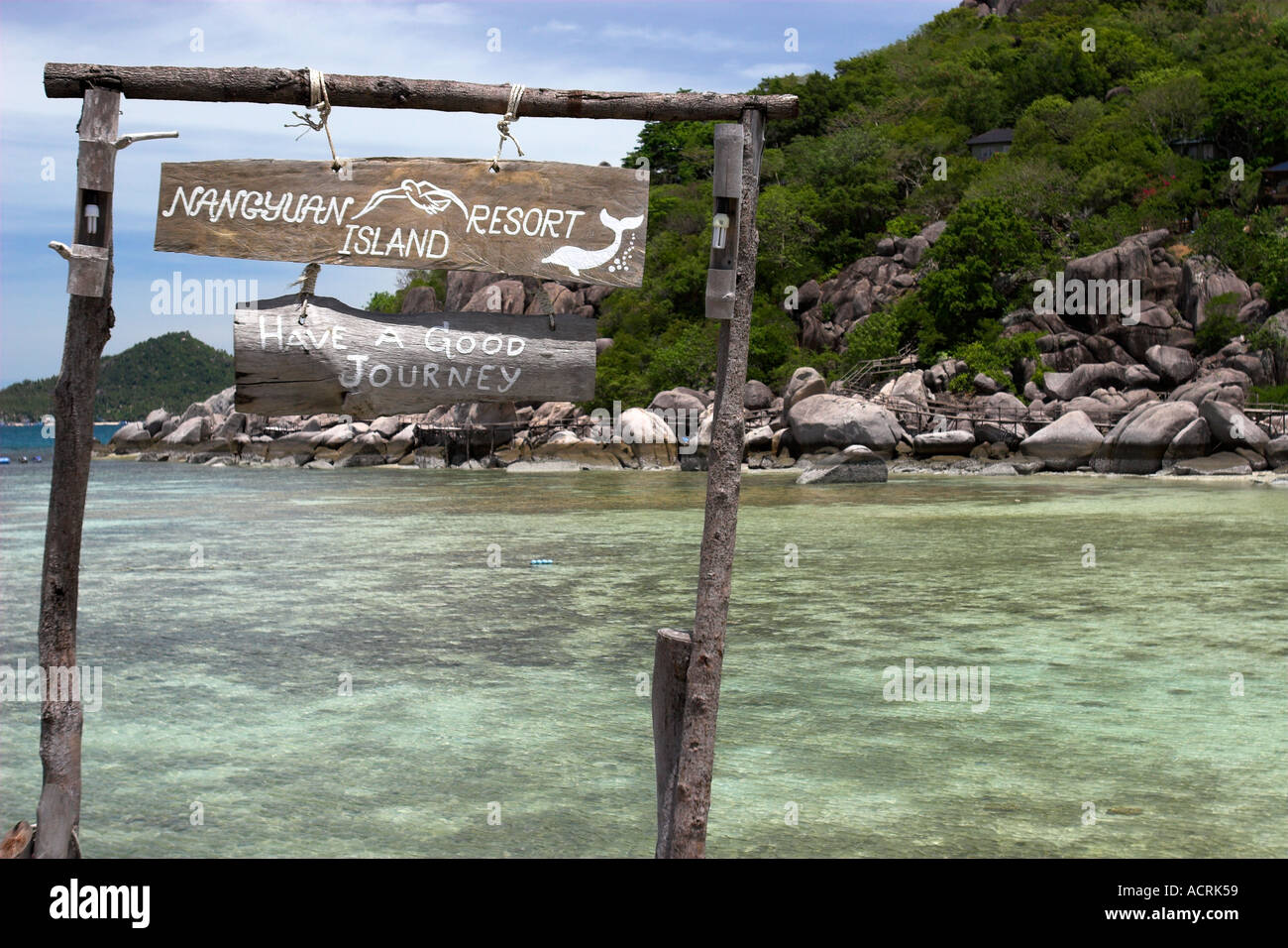 Tauchresort Ko Nang Yuan Insel Steg Holzschild Thailand Stockfoto