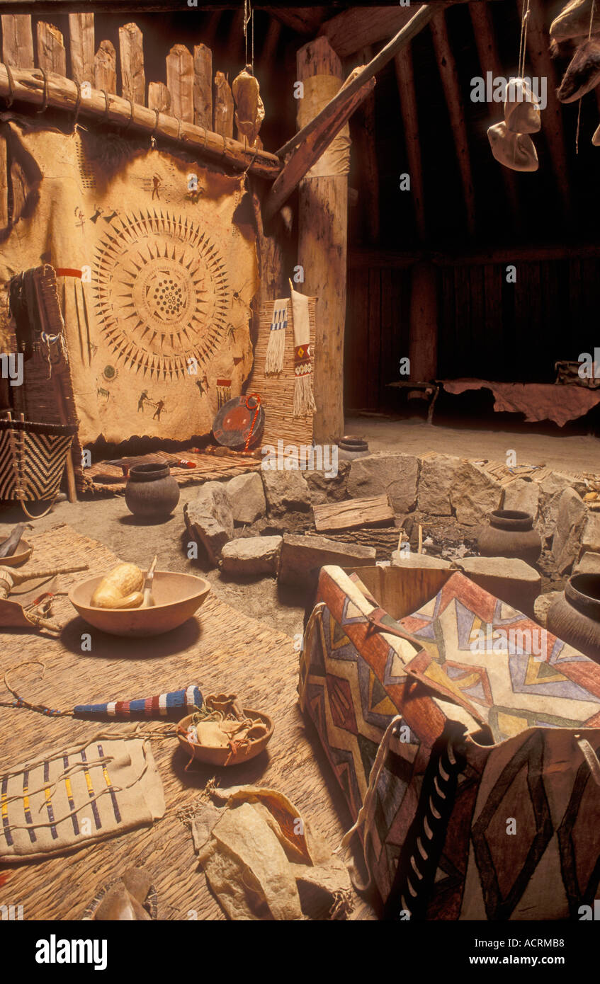 Innenraum der Hidatsa Erde Lodge Replik am Messer River indischen Dörfern nationalen historischen Standort North Dakota Stockfoto