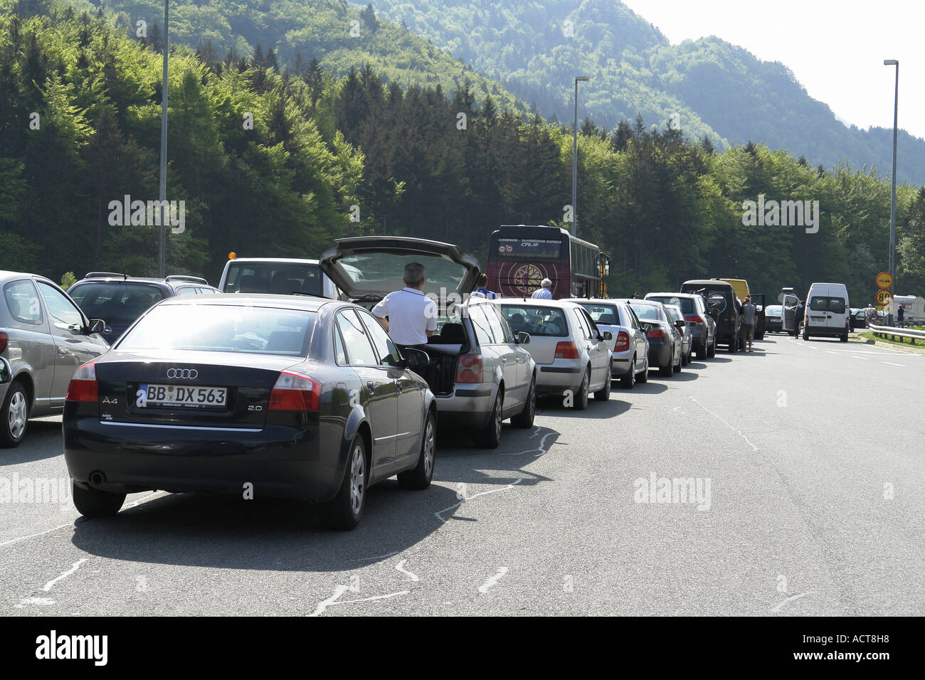 Stau zwischen Österreich und Slowenien Grenze Stockfoto