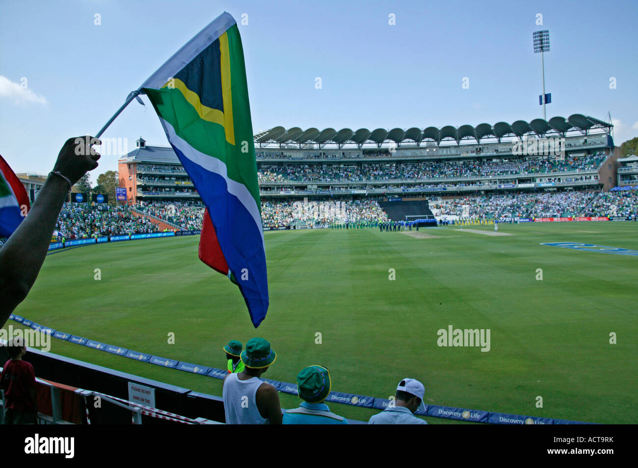 Stadion voller Menschen beobachten Cricket Johannesburg, Gauteng Südafrika Stockfoto