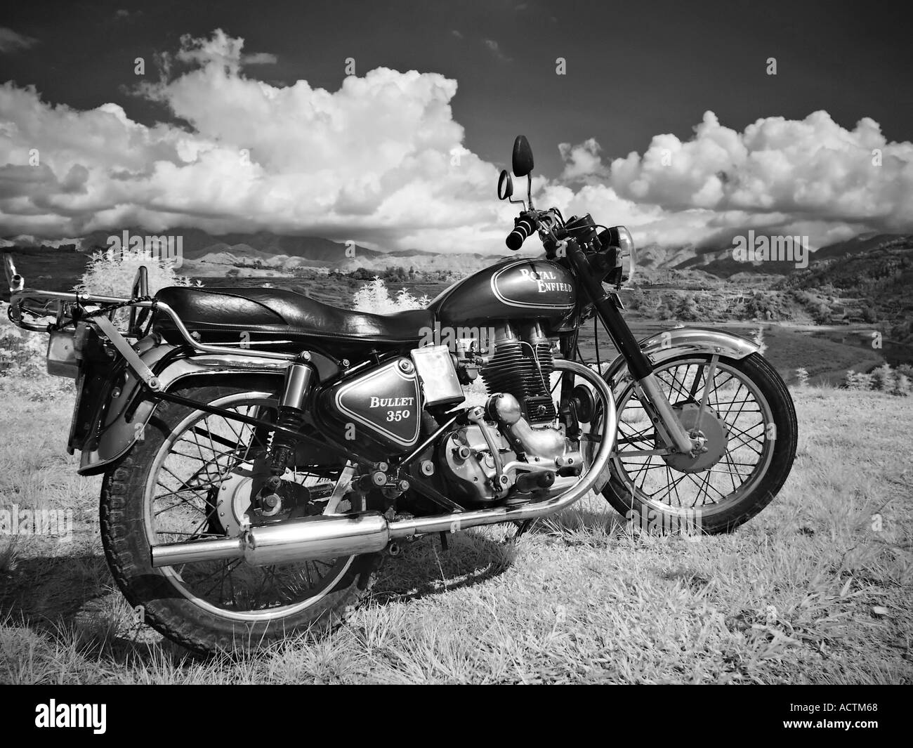 Royal Enfield Bullet 350 im Kathmandu-Tal Nepal Stockfoto