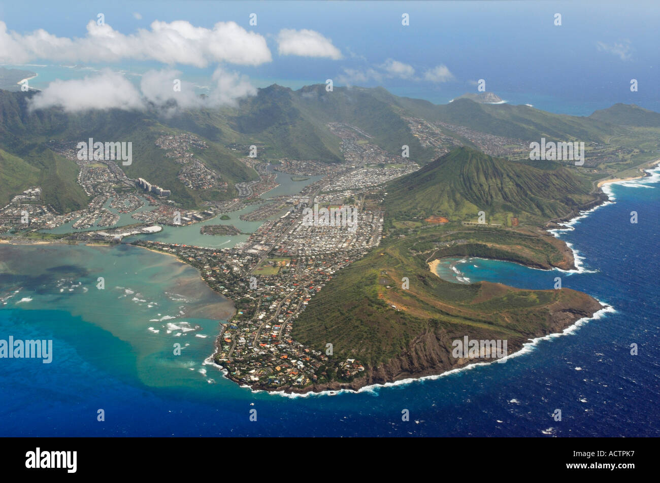 Luftbild von Hawaii Kai Vulkan und Kuapa Teich auf der Insel Oahu Stockfoto