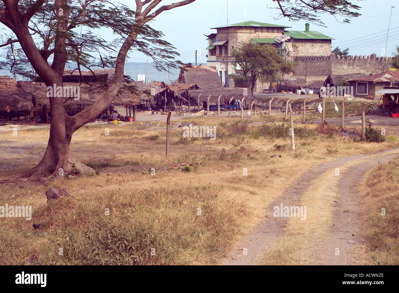 Straße in der ehemaligen Hauptstadt von Deutsch-Ostafrika Bagamoyo Stockfoto