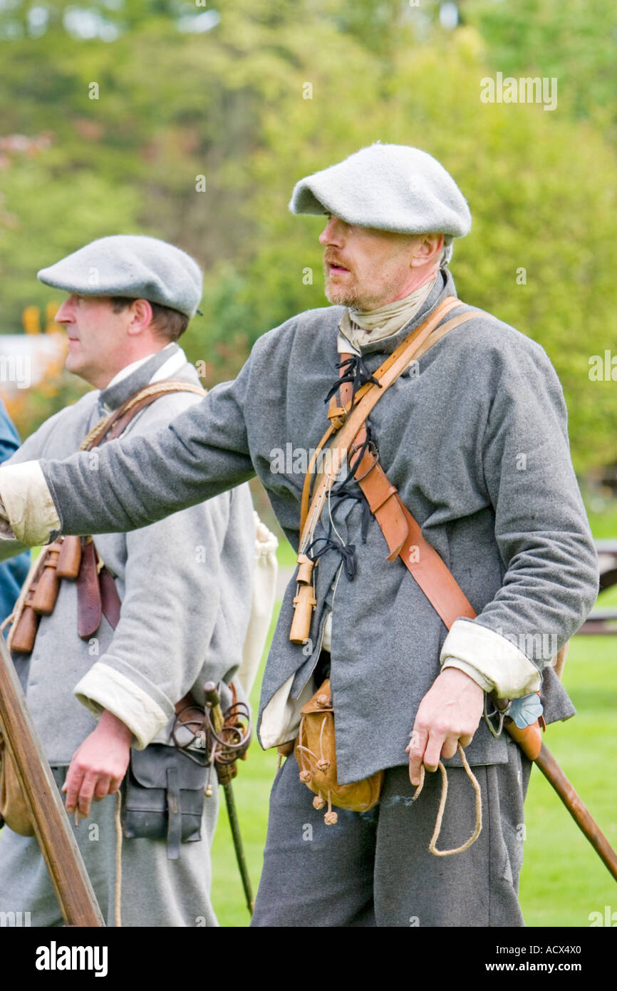 Covenanter Soldaten auf der Parade, die Vorbereitung für den Kampf Stockfoto