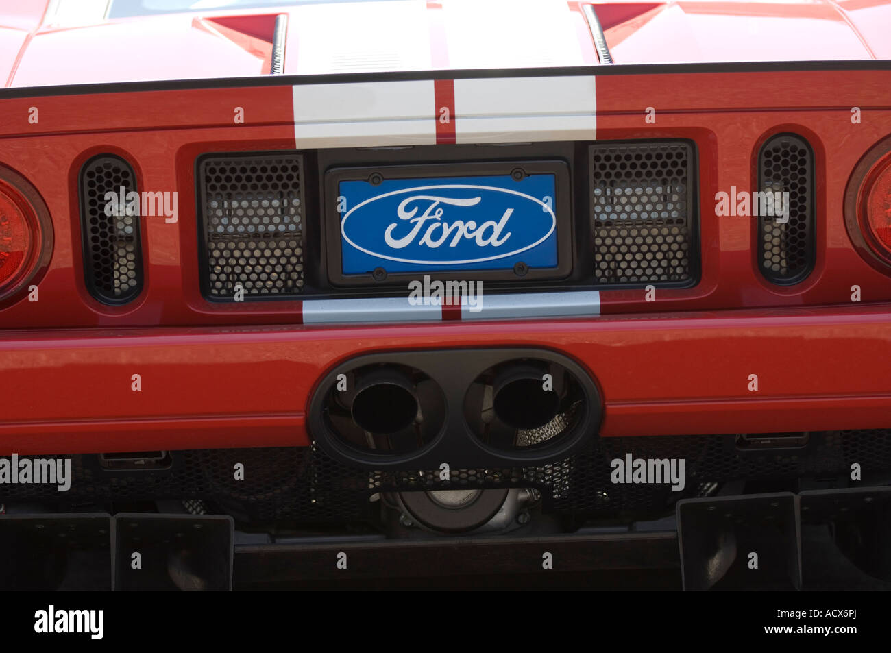 Roten Ford GT Hochleistungssportwagen ist bereit für die Straße in Südkalifornien. Stockfoto