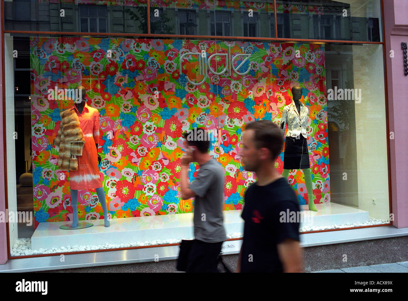 Schaufenster einer Boutique United Colors of Benetton in Vilnius, Litauen Stockfoto