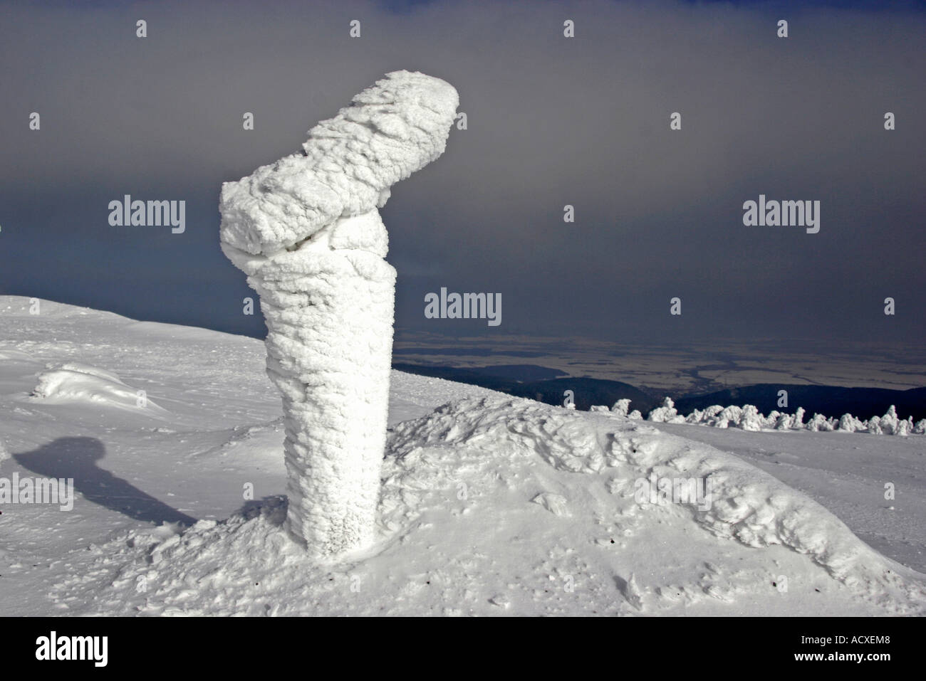 Teleskop im Schnee am Brocken Stockfoto
