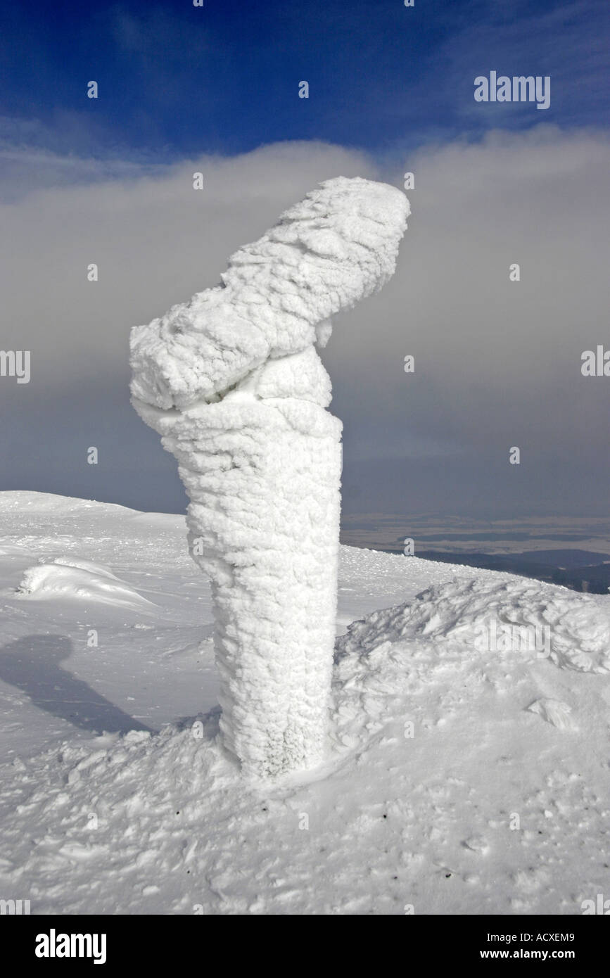 Teleskop im Schnee am Brocken Stockfoto