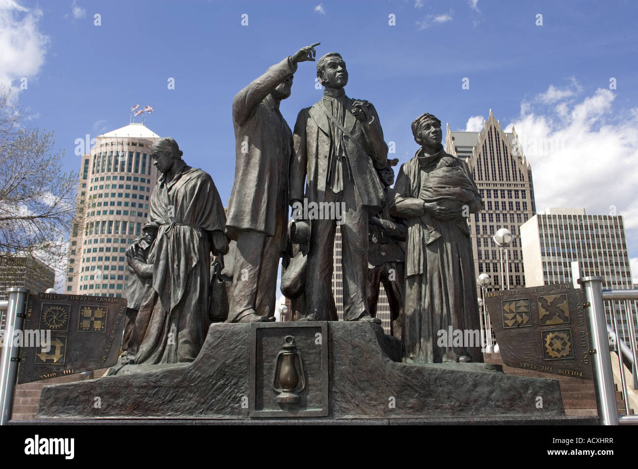 Denkmal für Underground Railroad auf Detroit am Flussufer des Bildhauers Ed Dwight Stockfoto