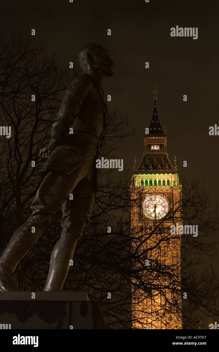 Statue von Jan Christian Smuts und Clock Tower Palace of Westminster London England UK Stockfoto