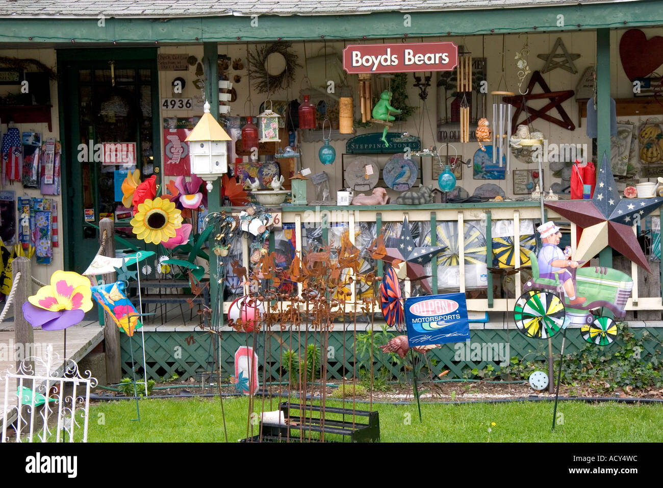 Amische Unternehmen verkaufen Knick Geschicklichkeit in Berlin, Ohio Stockfoto