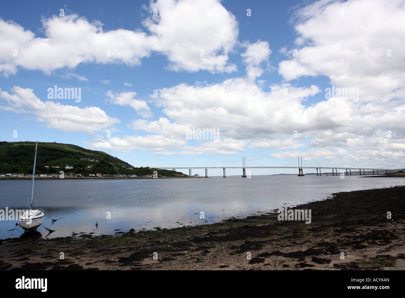 Die Kessock Brücke über Inverness Firth, zwischen dem Dorf North Kessock und Inverness, Moray, Schottland, UK Stockfoto