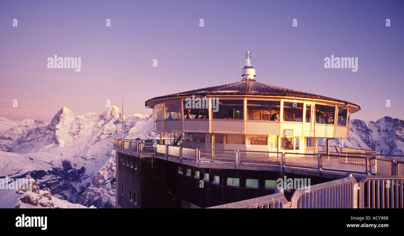 Schweiz Berner Alpen Schilthorn Piz Gloria Panoramic mit Blick auf Eiger Moench und Jungfrau Stockfoto