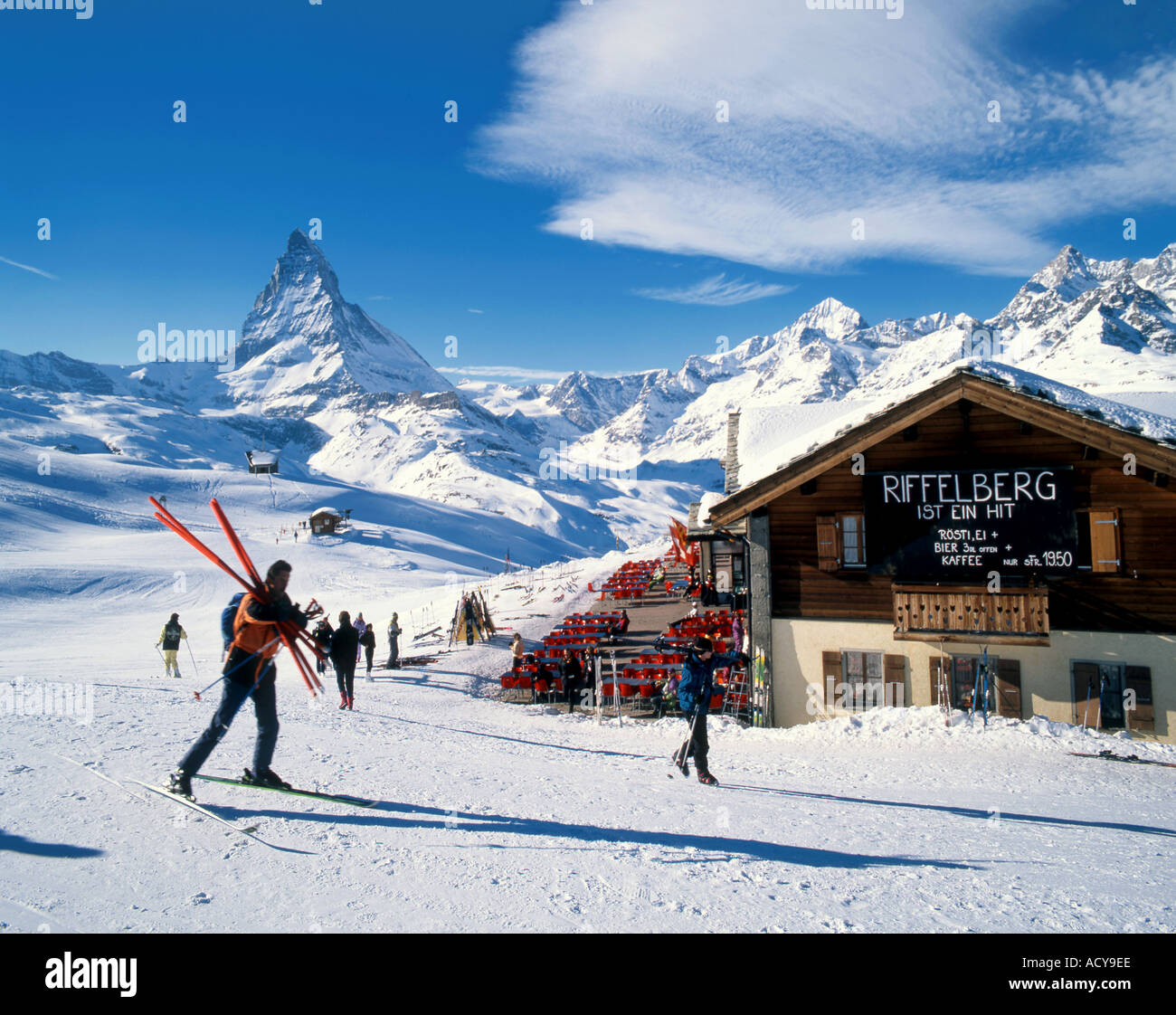 Schweiz-Wallis-Zermatt Schweizer Alpen Berg Matterhorn Riffelberg Gorner Gletscher Skifahrer Stockfoto