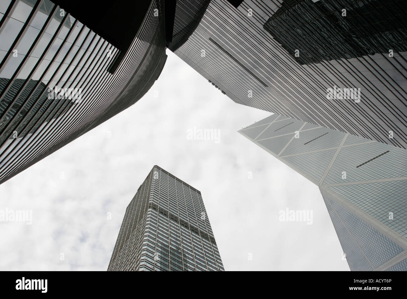 Graue Stadt aus Stahl und Glas moderne außen Hochhaus Bürogebäuden in Hong Kong Stockfoto