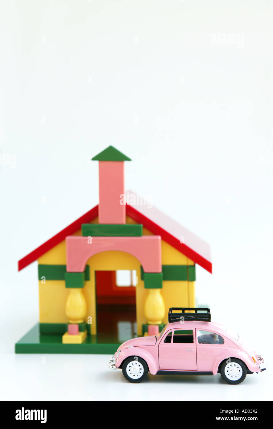 Darstellung der Immobilien-Markt mit Kinder-Spielzeug, um ein Licht zu geben oder im Gehäuse Nerven Illustration zu einem ernsten Thema Stockfoto