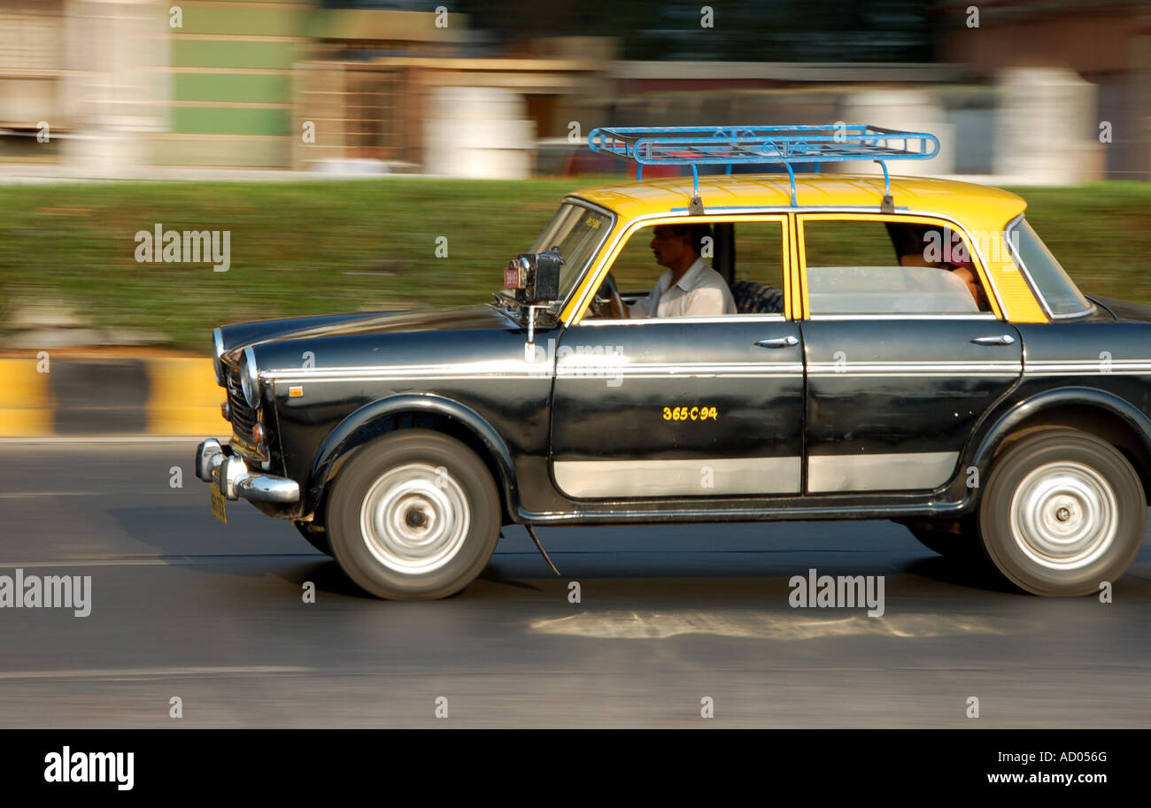Ein Mumbai / Bombay Taxi fahren schnell, Indien Stockfoto