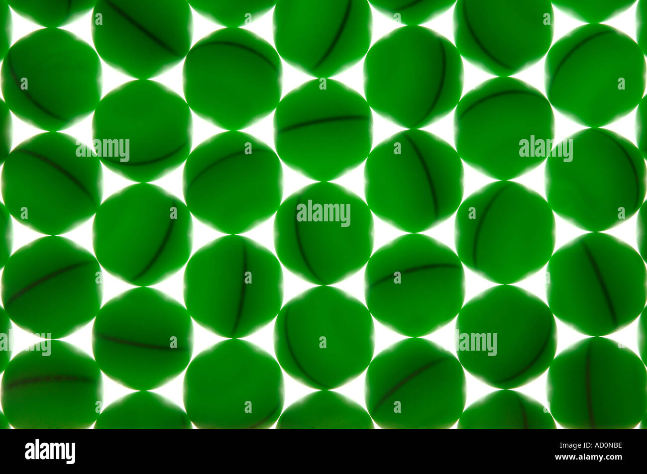 Grüne Tischtennisbälle Stockfoto