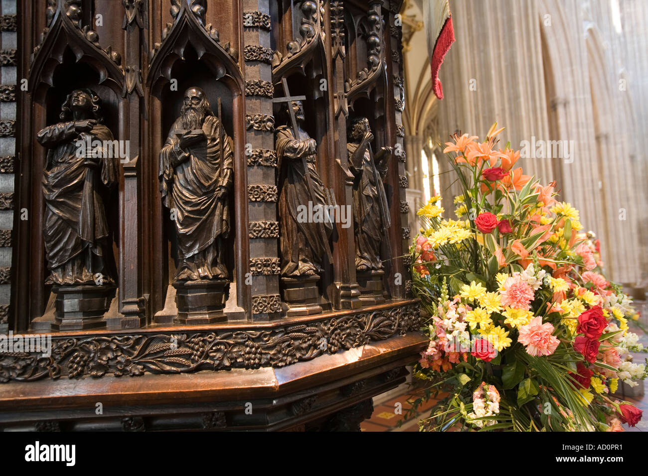 England Bristol St Marys Redcliffe Kirche viktorianischen geschnitzte hölzerne Kanzel 1856 Stockfoto