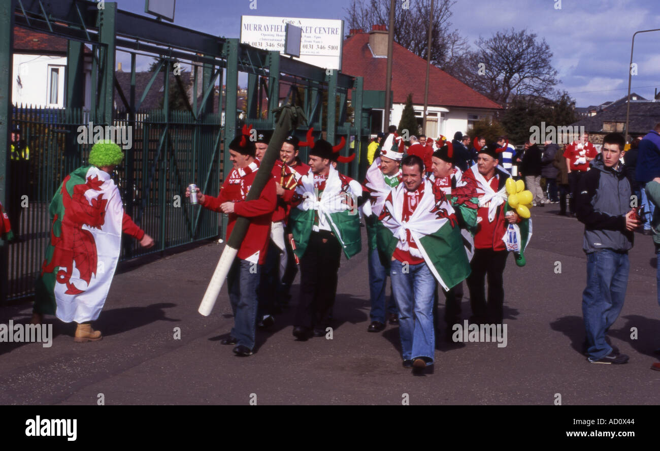 Walisischen Fans überwiegen Scotts an Murrayfield Nr. 2192 Stockfoto