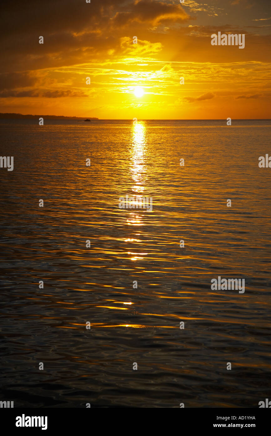 Sonnenuntergang in Nord-Sulawesi, Indonesien Stockfoto