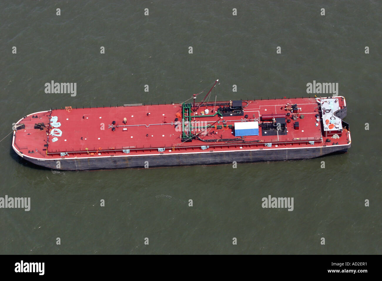 Luftaufnahme des Schiffes auf New York Bay, New York, Vereinigte Staaten von Amerika Stockfoto