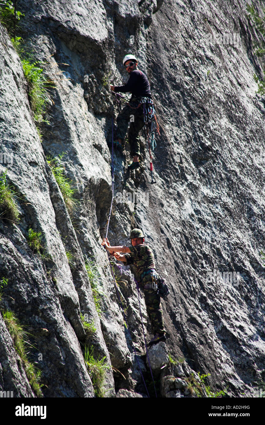 Soldaten, Ausbildung und Bergbesteigung, Bicaz Schlucht, Cheile Bicazului Hasmas, Moldavien, Rumänien Stockfoto