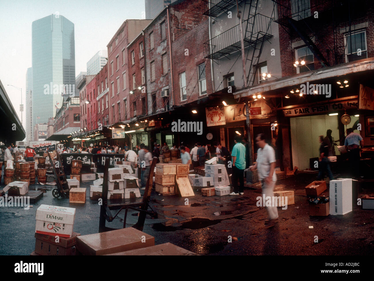 Fulton Fischmarkt in Lower Manhattan in der Dämmerung Stockfoto