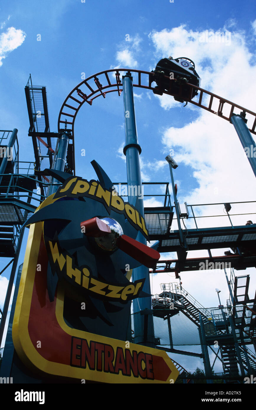 Spinball Whizzer von unten im Alton Towers Stockfoto