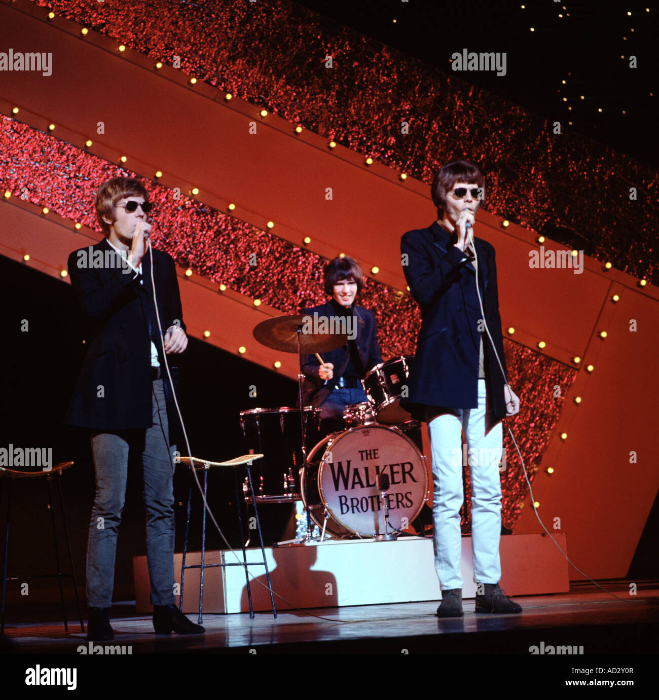 Die Walker Brothers, l-R John (Joe), Gary andScott.Founded 1964, ihre hit'Make es einfach auf selbst "Nr. 1 vor Ort gemacht. Stockfoto
