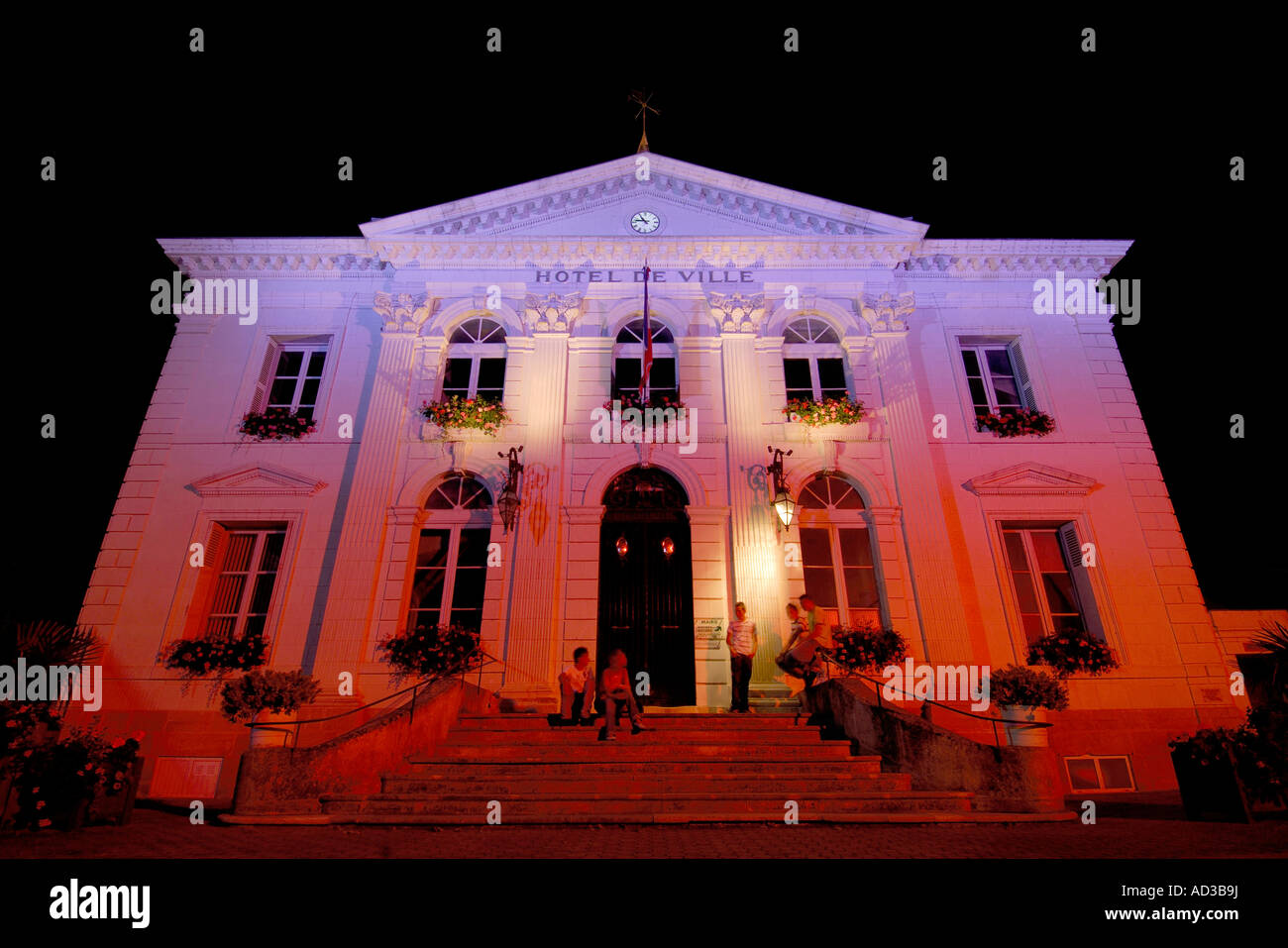 Flutlicht, Hotel de Ville (Rathaus), Preuilly-Sur-Claise (37290), Frankreich. Stockfoto