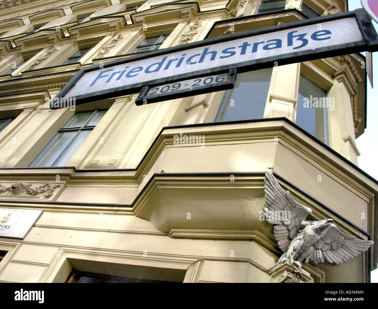 Friedrichstra e Friedrichstraße Einkaufsstraβe in Mitteleuropa Berlin Deutschland Stockfoto