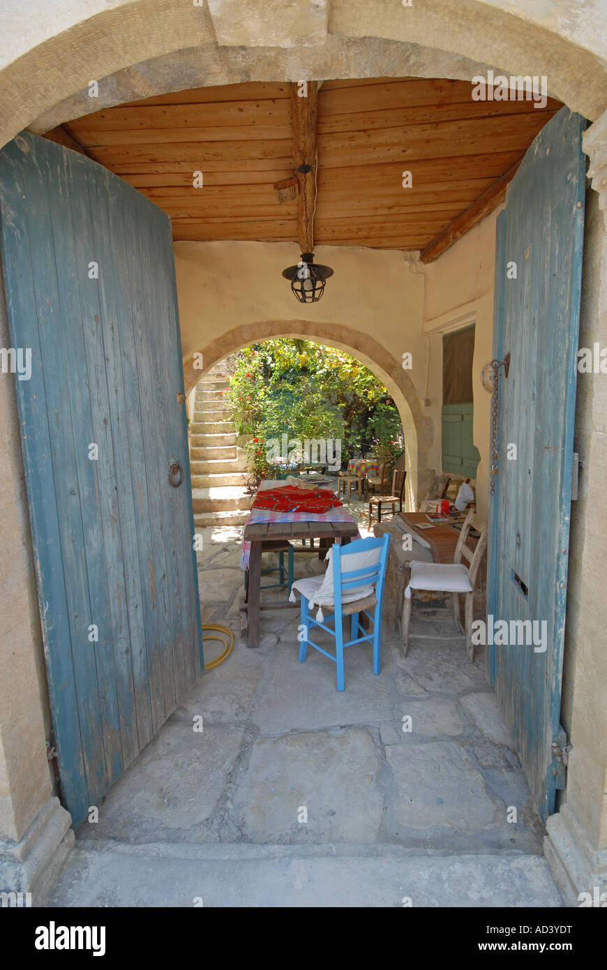KRETA, GRIECHENLAND. Ein Haus in dem Dorf Aspro in der Nähe von Vamos im Osten der Provinz Chania. Stockfoto