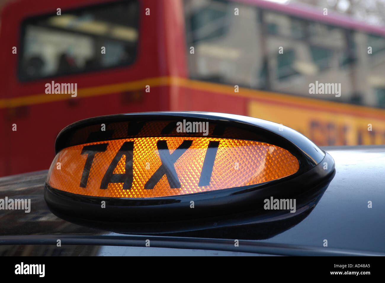 London Taxischild, England UK Stockfoto