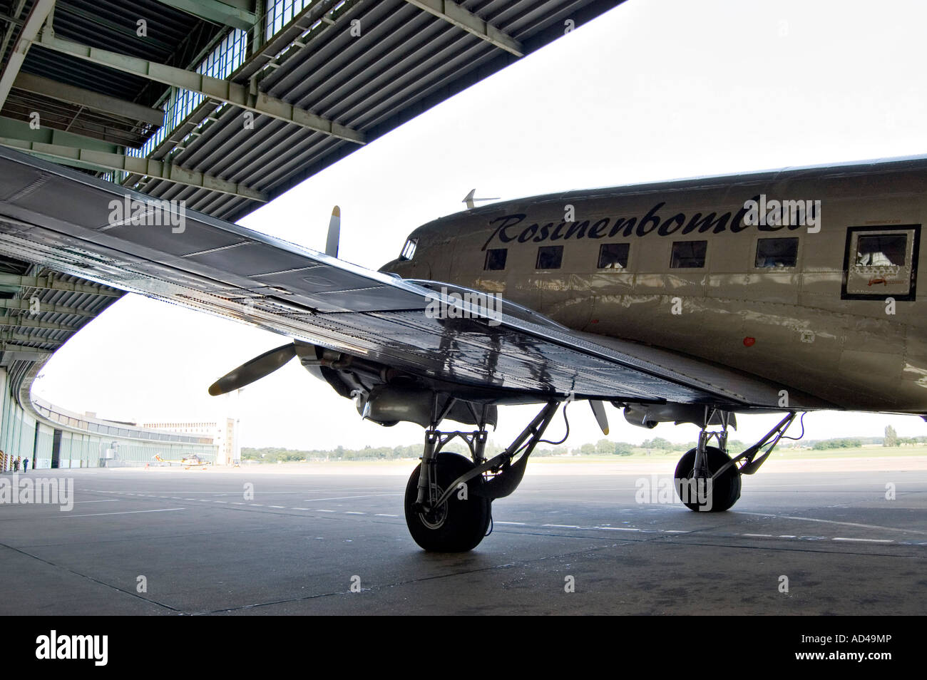 Douglas DC-3/C-47 Flugzeuge, "Rosinenbomber", Flughafen Tempelhof, Berlin Stockfoto