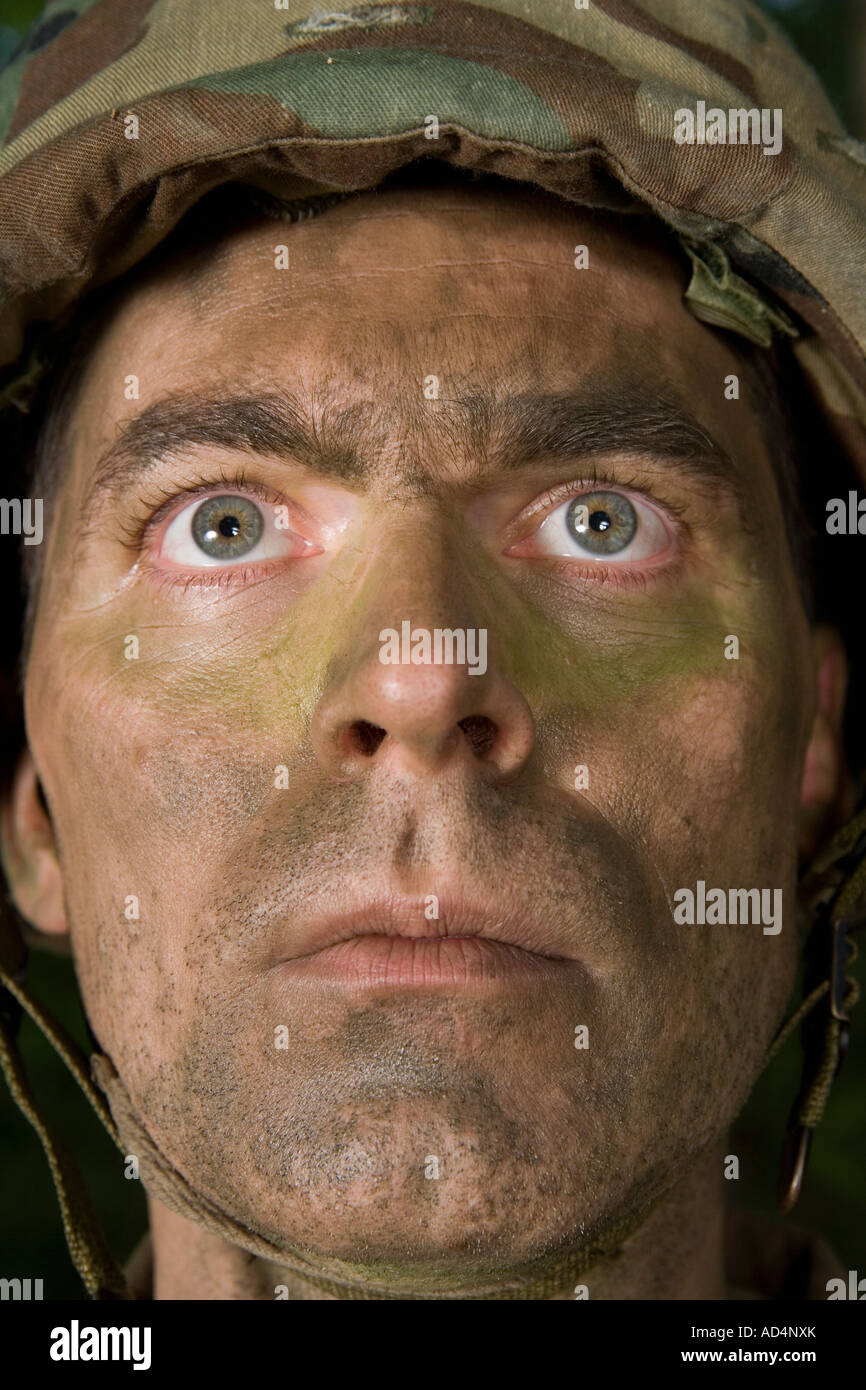 Camouflage face paint -Fotos und -Bildmaterial in hoher Auflösung – Alamy