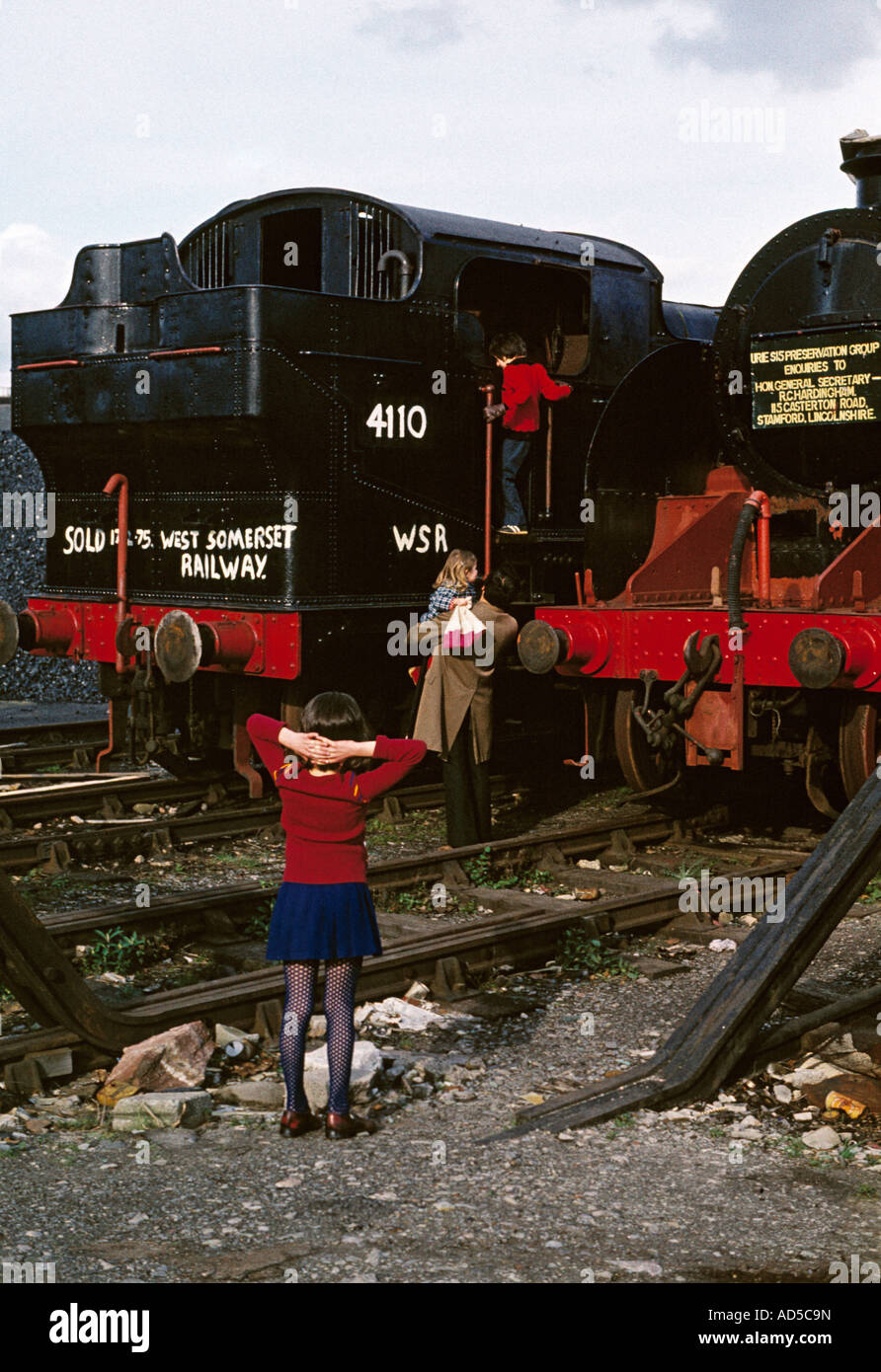 Dampflokomotiven, die darauf warten, von Barry Schrottplatz gerettet werden zurückgezogen. 1975 Stockfoto