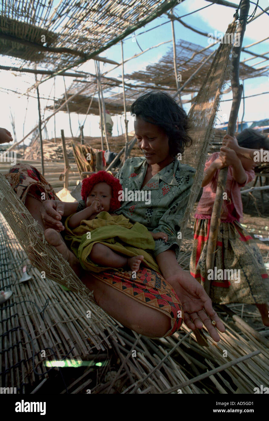 Mutter und Baby Kambodscha Stockfoto