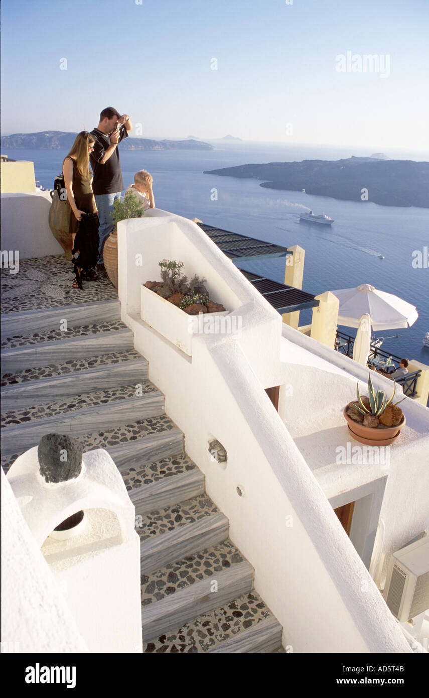 Blick auf Santorini mit Familie Griechenland Stockfoto