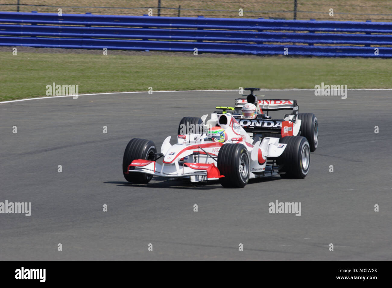 Testen Sie Freitag Fahrer Nr. 41 Sakon Yamamoto und Nr. 11 Jenson Button British F1 Grand Prix Silverstone Juni 2006 Stockfoto