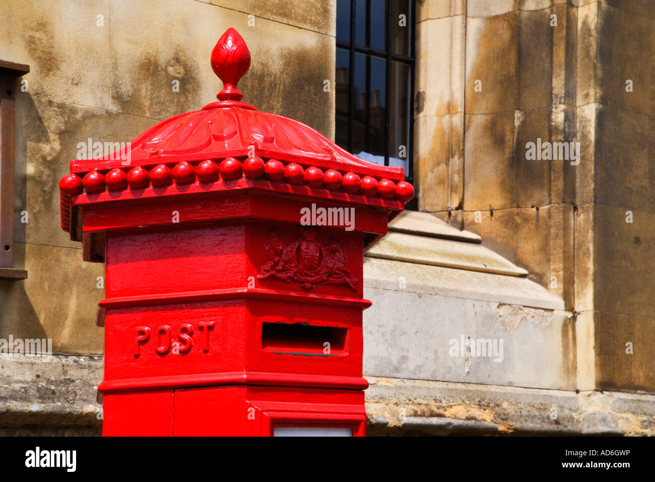 Alten Briefkasten am Kings College Cambridge England Stockfoto